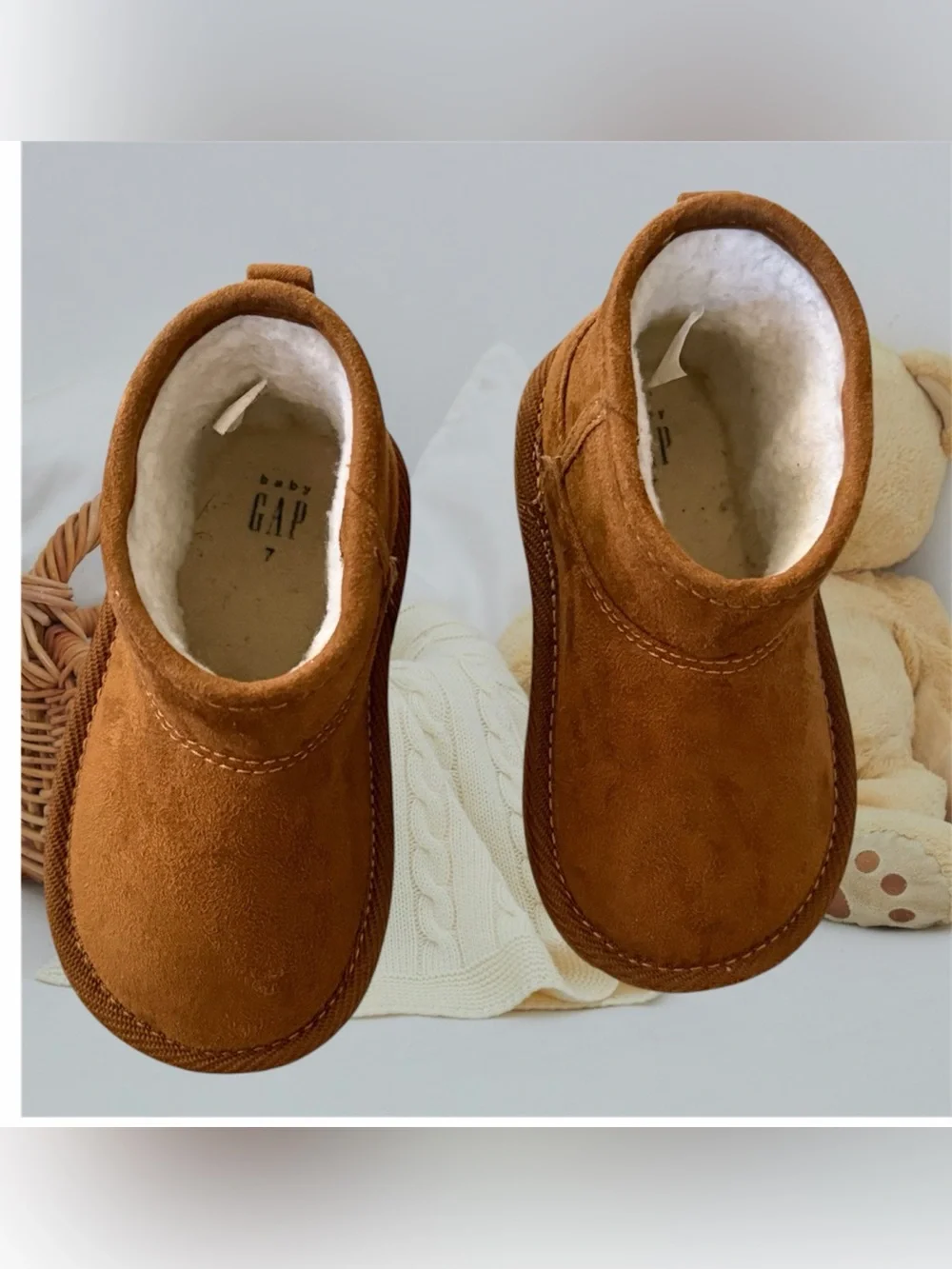 BABY GAP Sz 7 Chestnut faux Suede Fleece-Lined Baby Booties